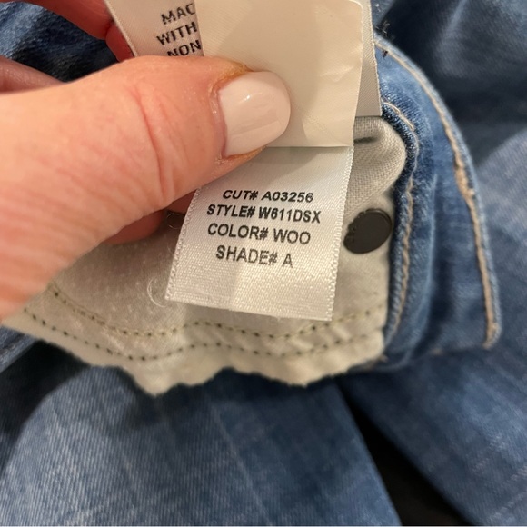 HUDSON Bermuda Denim Mid-Rise Short - Picture 11 of 15